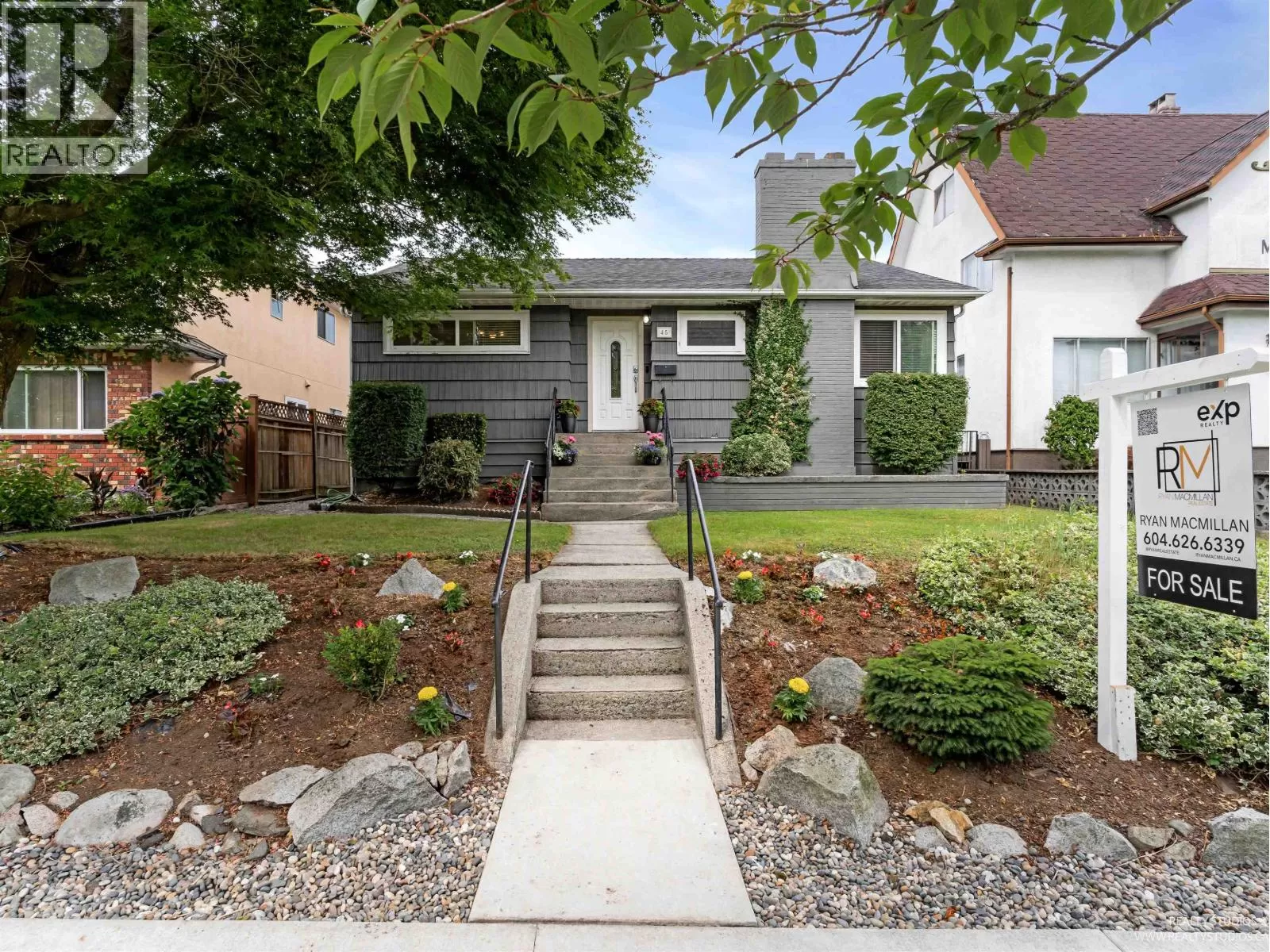 House for rent: 45 Renfrew Street, Vancouver, British Columbia V5K 4A5