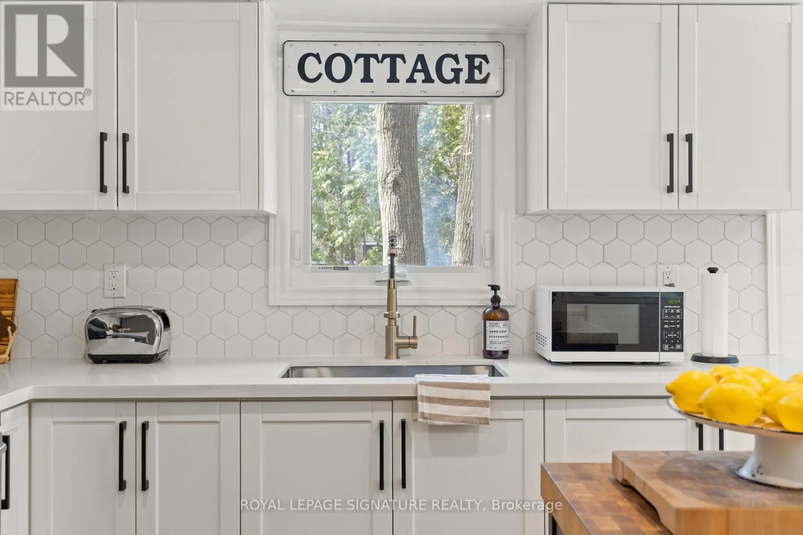 House for rent: 45 Robern Avenue, Tiny, Ontario L0L 2J0