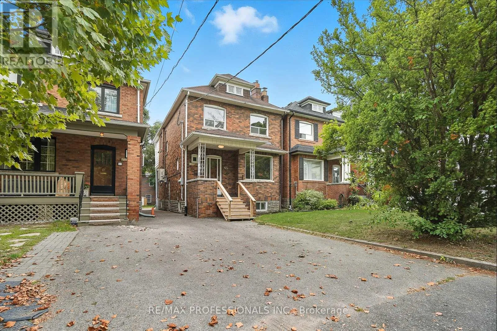 House for rent: 45 St Germain Avenue, Toronto, Ontario M5M 1V9