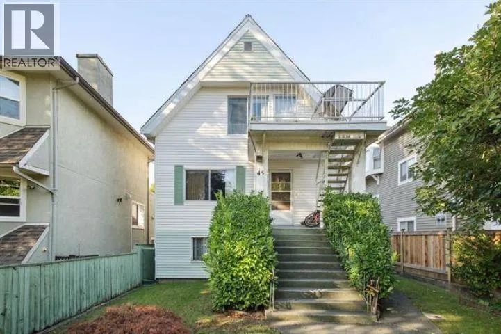 House for rent: 45 W 15th Avenue, Vancouver, British Columbia V5Y 1X7