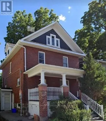 House for rent: 450 Botsford Street, Newmarket, Ontario L3Y 1T1