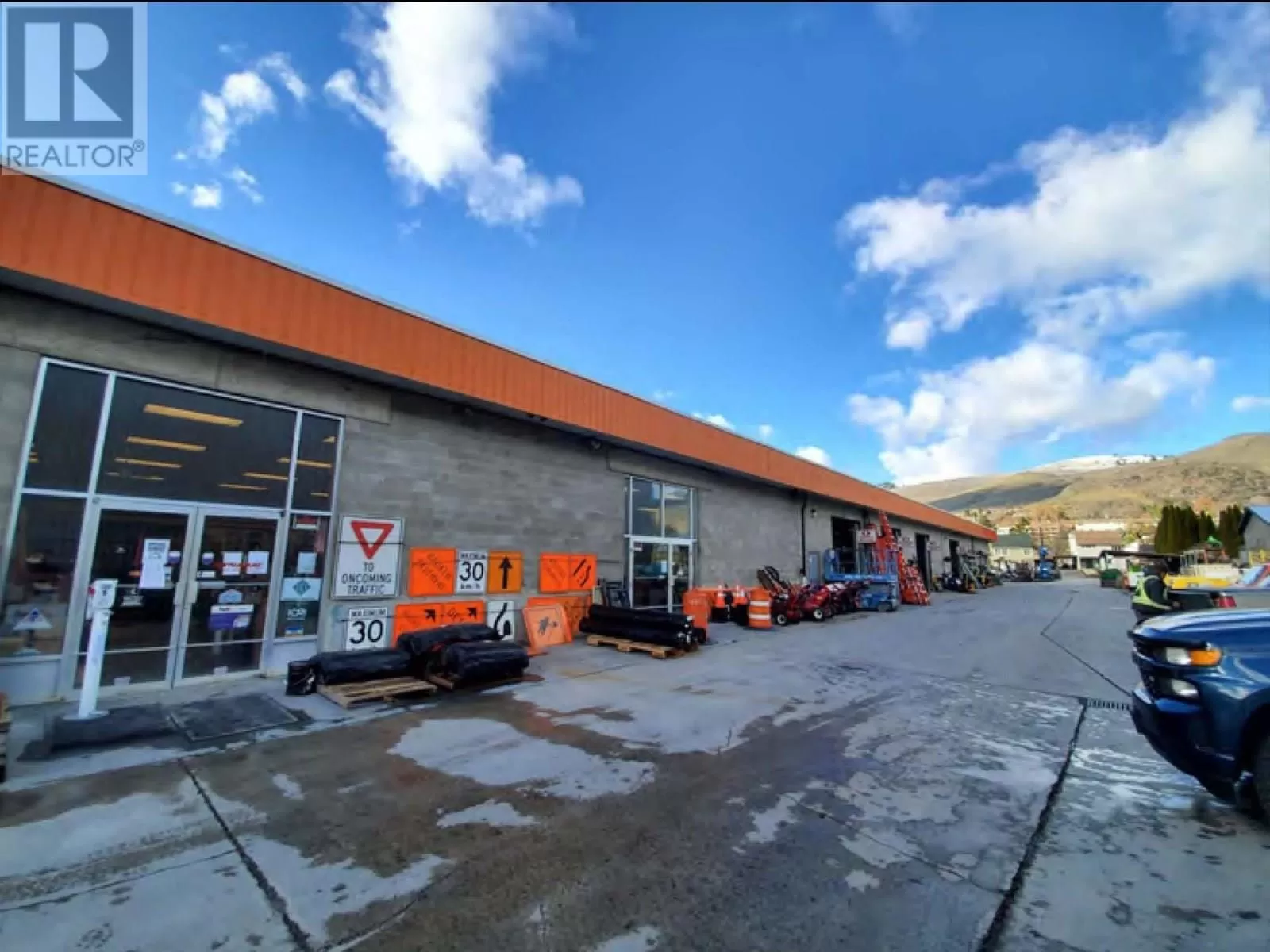 Residential Commercial Mix for rent: 4509 25 Avenue, Vernon, British Columbia V1T 1P5