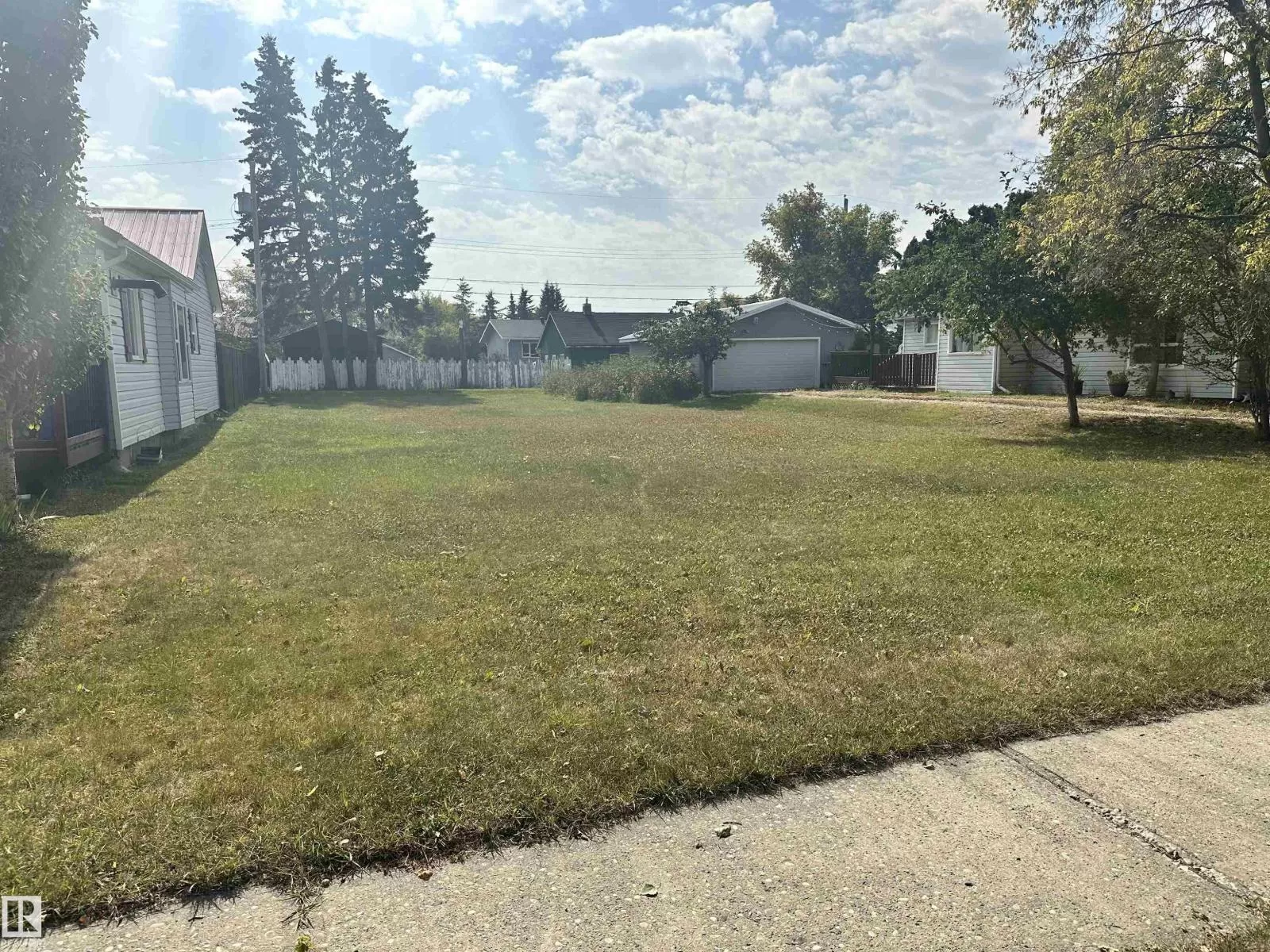 No Building for rent: 4511 54 Av, Wetaskiwin, Alberta T9A 0Y9