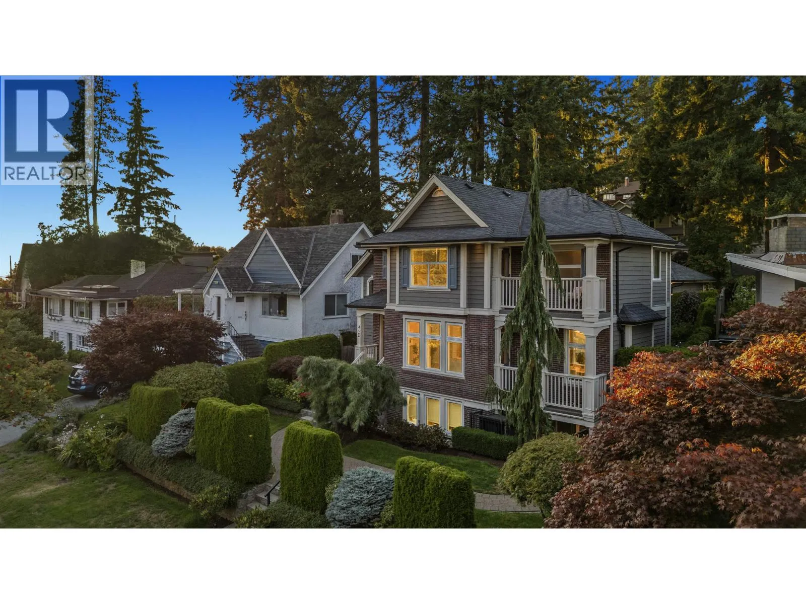 House for rent: 452 Tempe Crescent, North Vancouver, British Columbia V7N 1E8