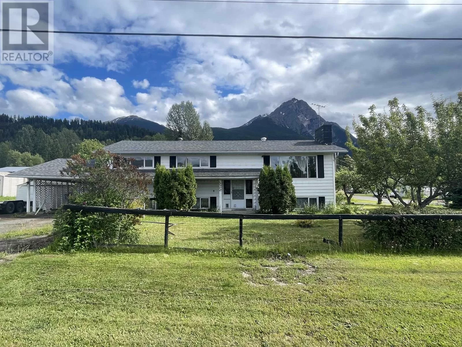 House for rent: 4522 13th Avenue, New Hazelton, British Columbia V0J 2J0