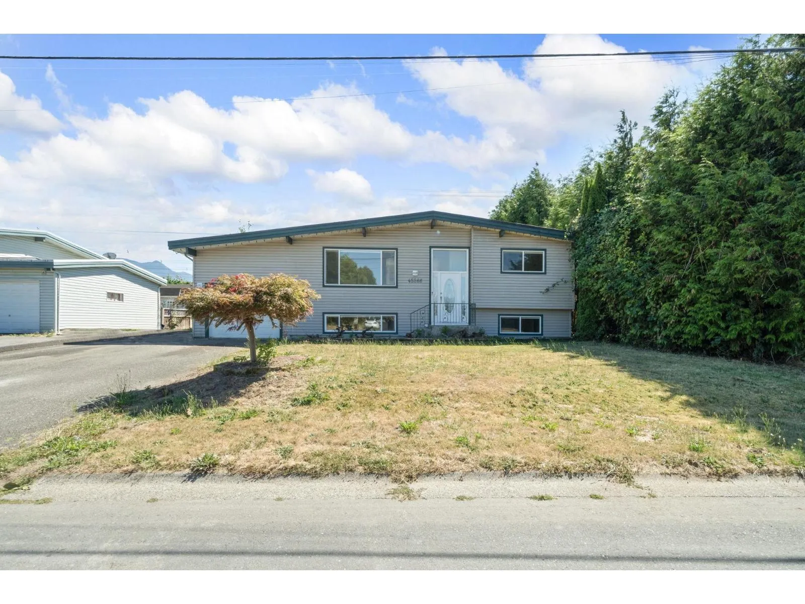 House for rent: 45266 Balmoral Avenue|sardis South, Chilliwack, British Columbia V2R 3G9