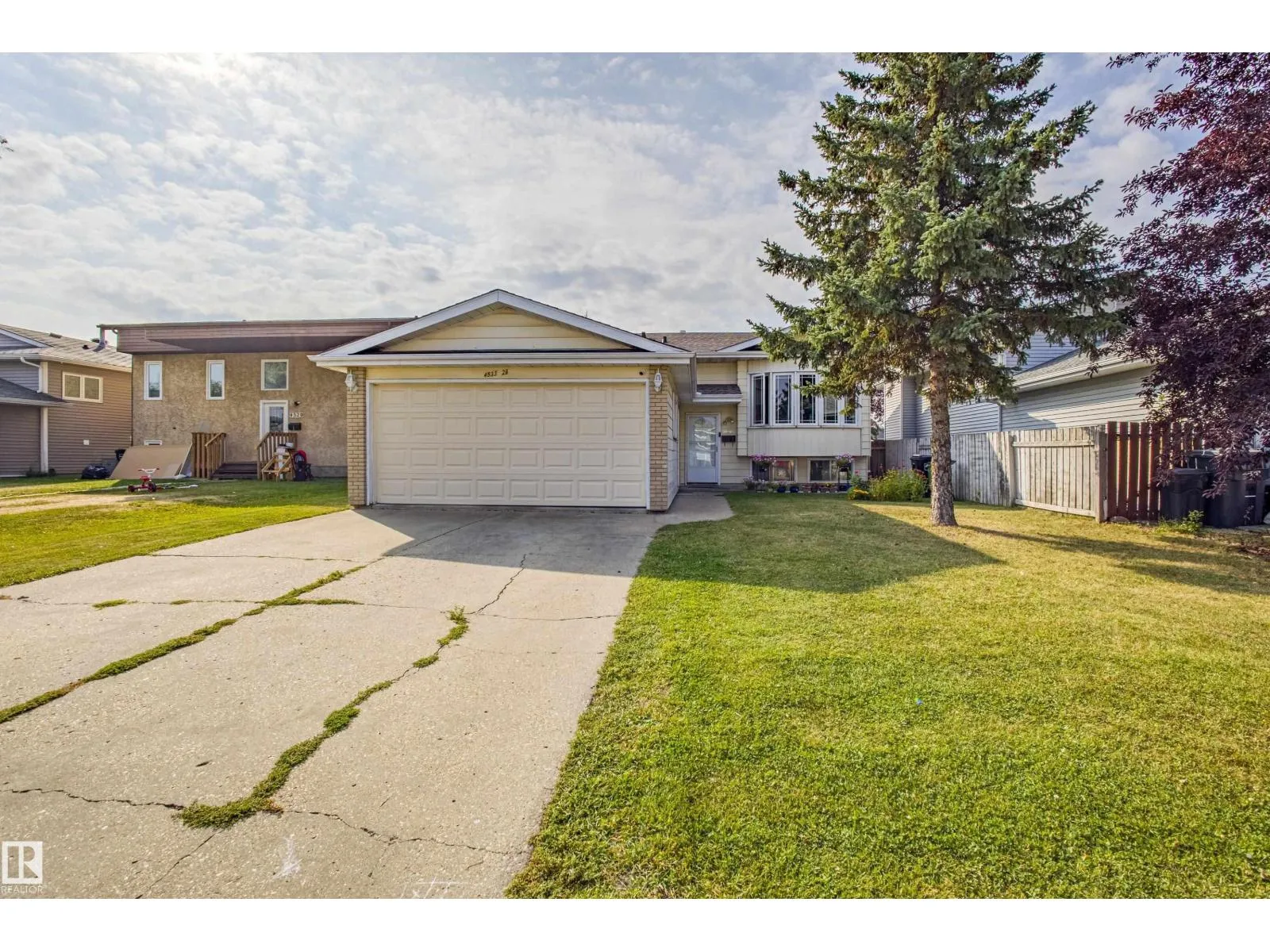 House for rent: 4533 29 Av Nw Nw, Edmonton, Alberta T6L 4W6