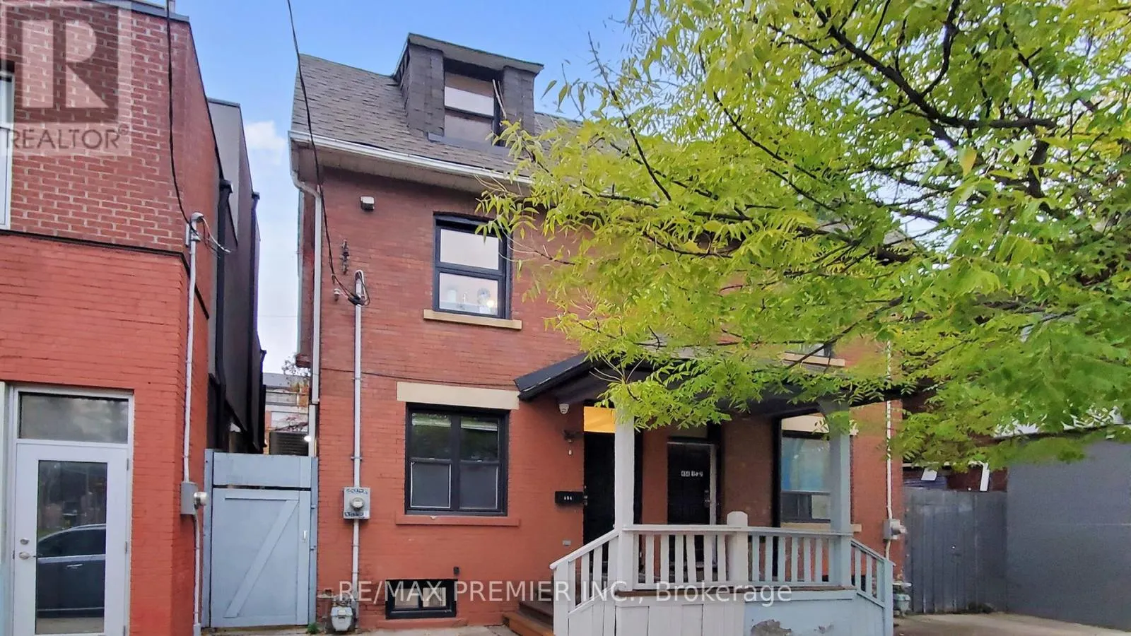 House for rent: 454 Gerrard Street E, Toronto, Ontario M5A 2H2