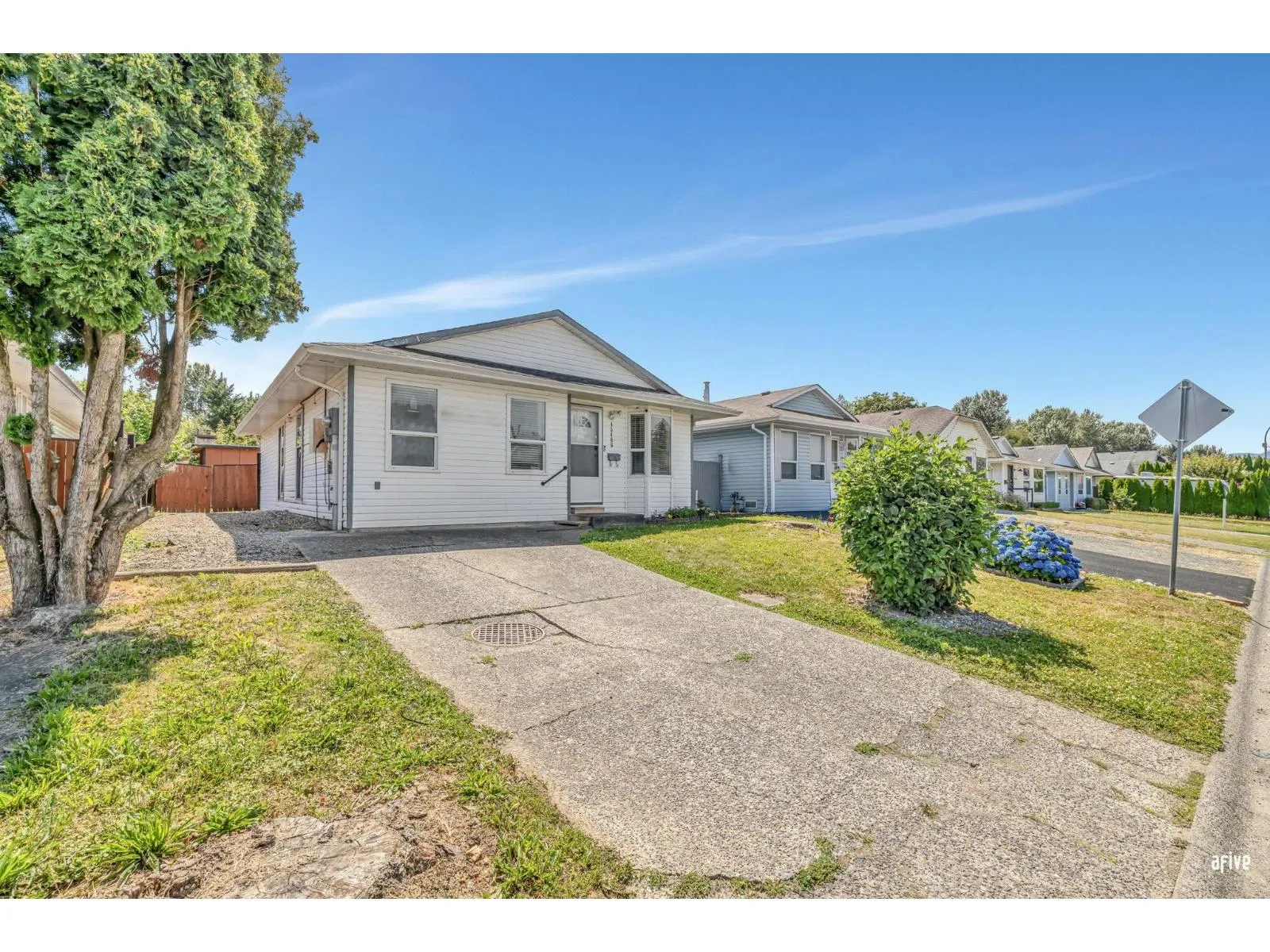 House for rent: 45466 Meadowbrook Drive|chilliwack Proper South, Chilliwack, British Columbia V2P 7R9