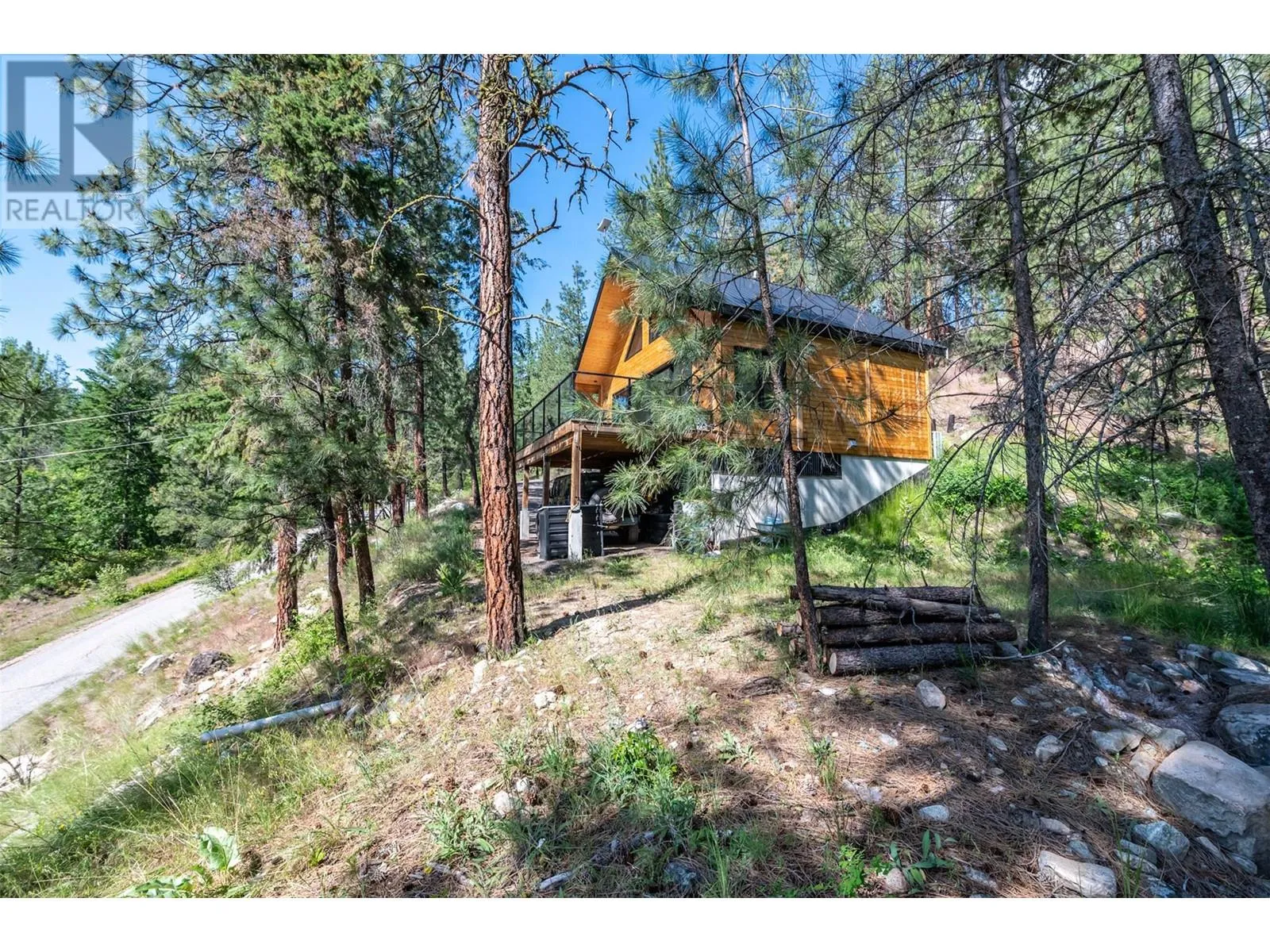 House for rent: 456 Matheson Road, Okanagan Falls, British Columbia V0H 1R5