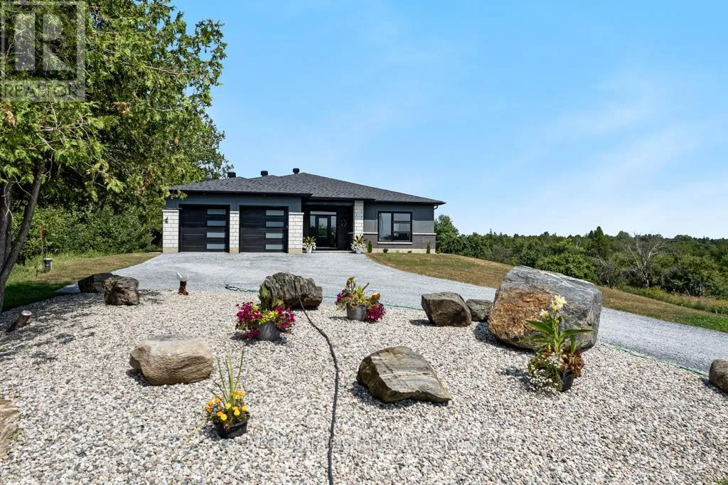 House for rent: 456 Pine Grove Road, Lanark Highlands, Ontario K0G 1K0