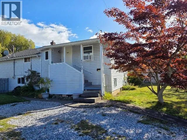 House for rent: 4570 Michigan Ave, Powell River, British Columbia V8A 2S8