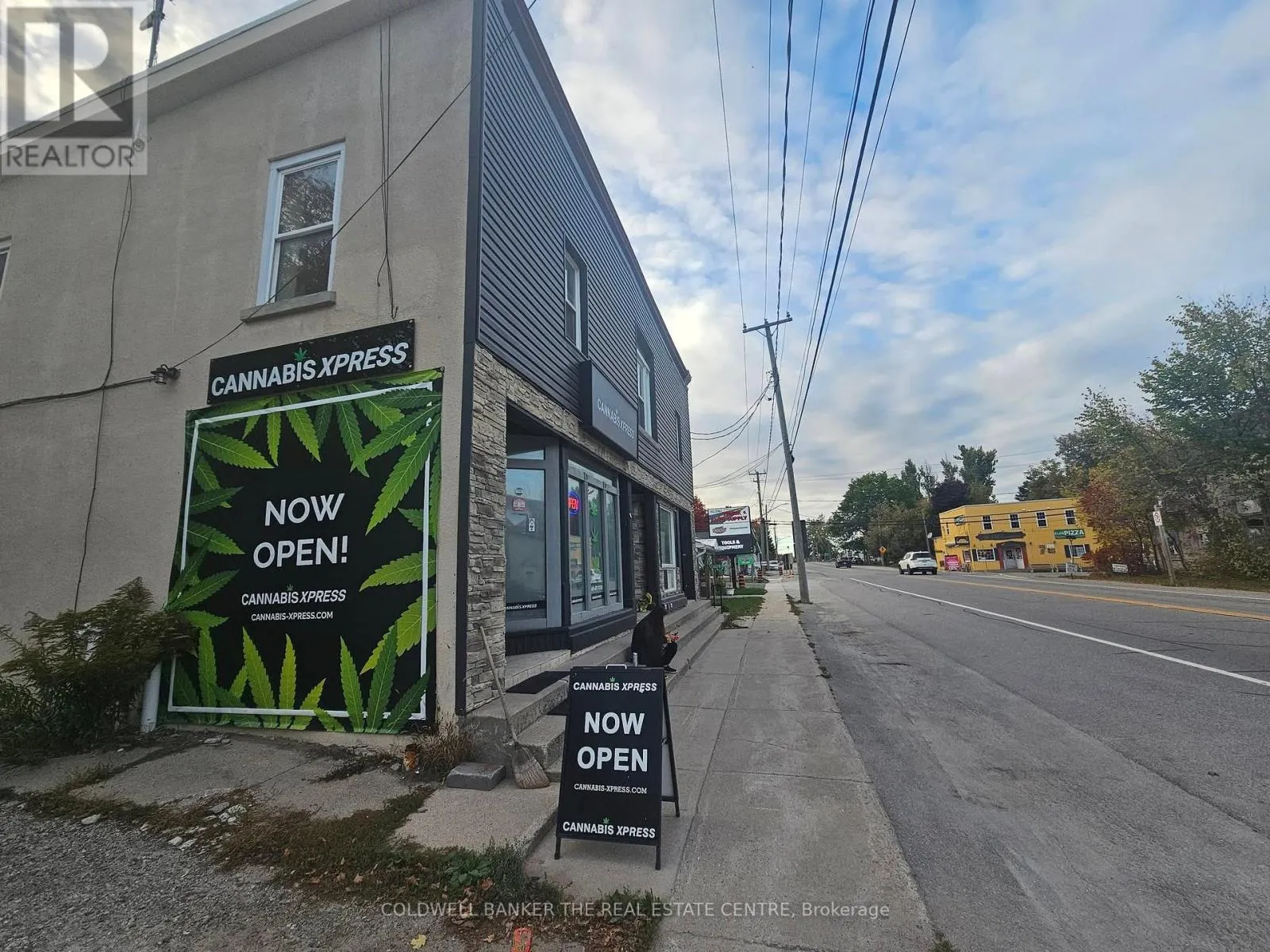 Residential Commercial Mix for rent: 4570 Penetanguishene Road, Springwater, Ontario L0L 1V0