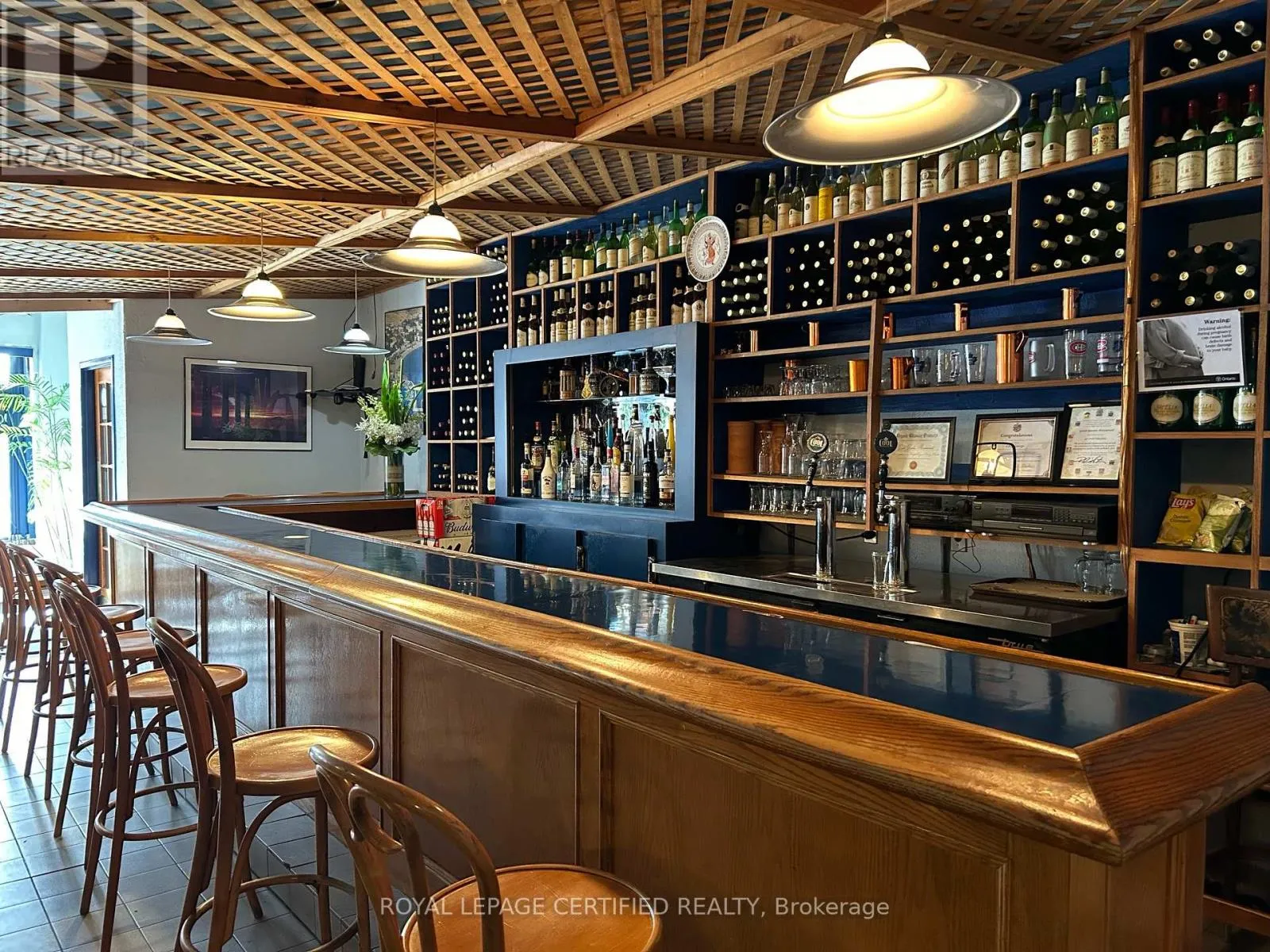 459 St Paul Street, St. Catharines, Ontario L2R 3N4