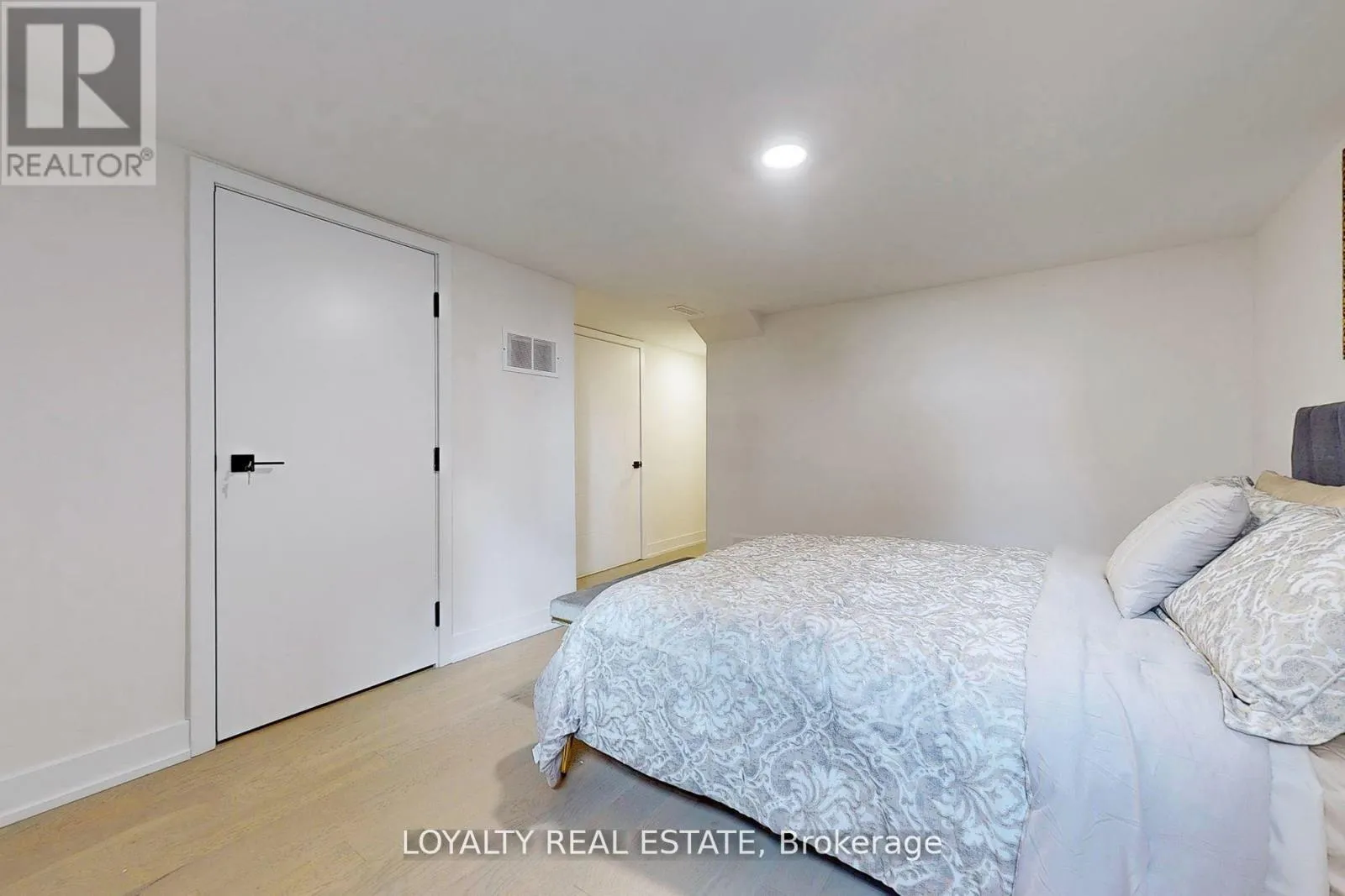 Row / Townhouse for rent: 46 Monclova Road, Toronto, Ontario M3M 0A6