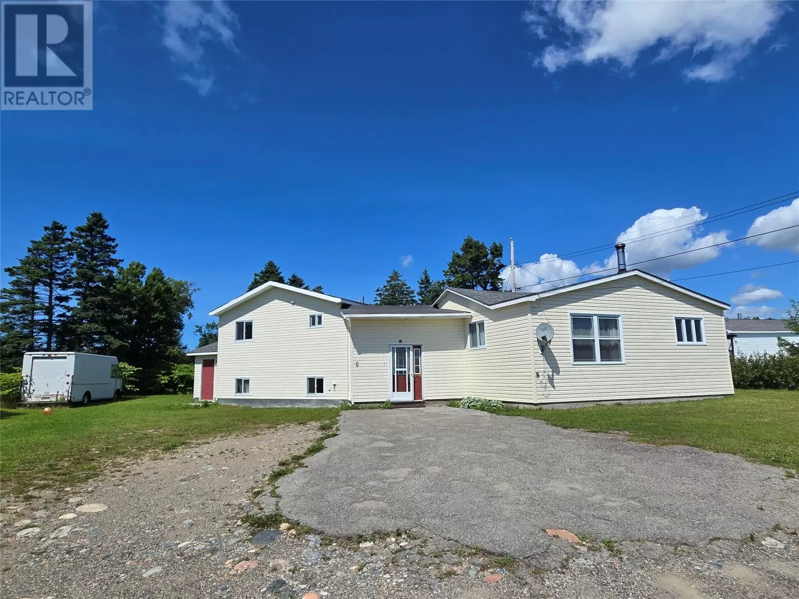 House for rent: 4-6 Mountain Road, Stephenville, Newfoundland & Labrador A2N 2J3