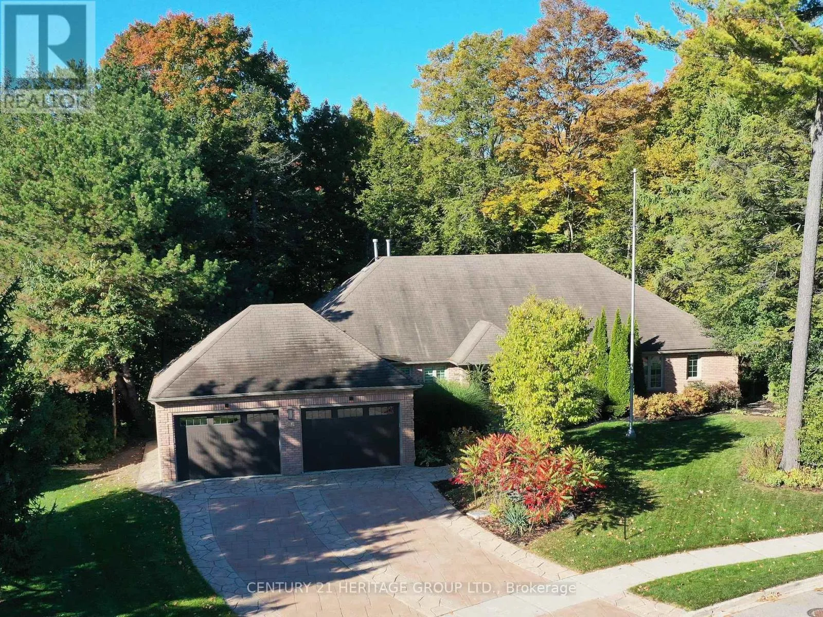 House for rent: 46 Pineneedle Drive, Aurora, Ontario L4G 4Y6