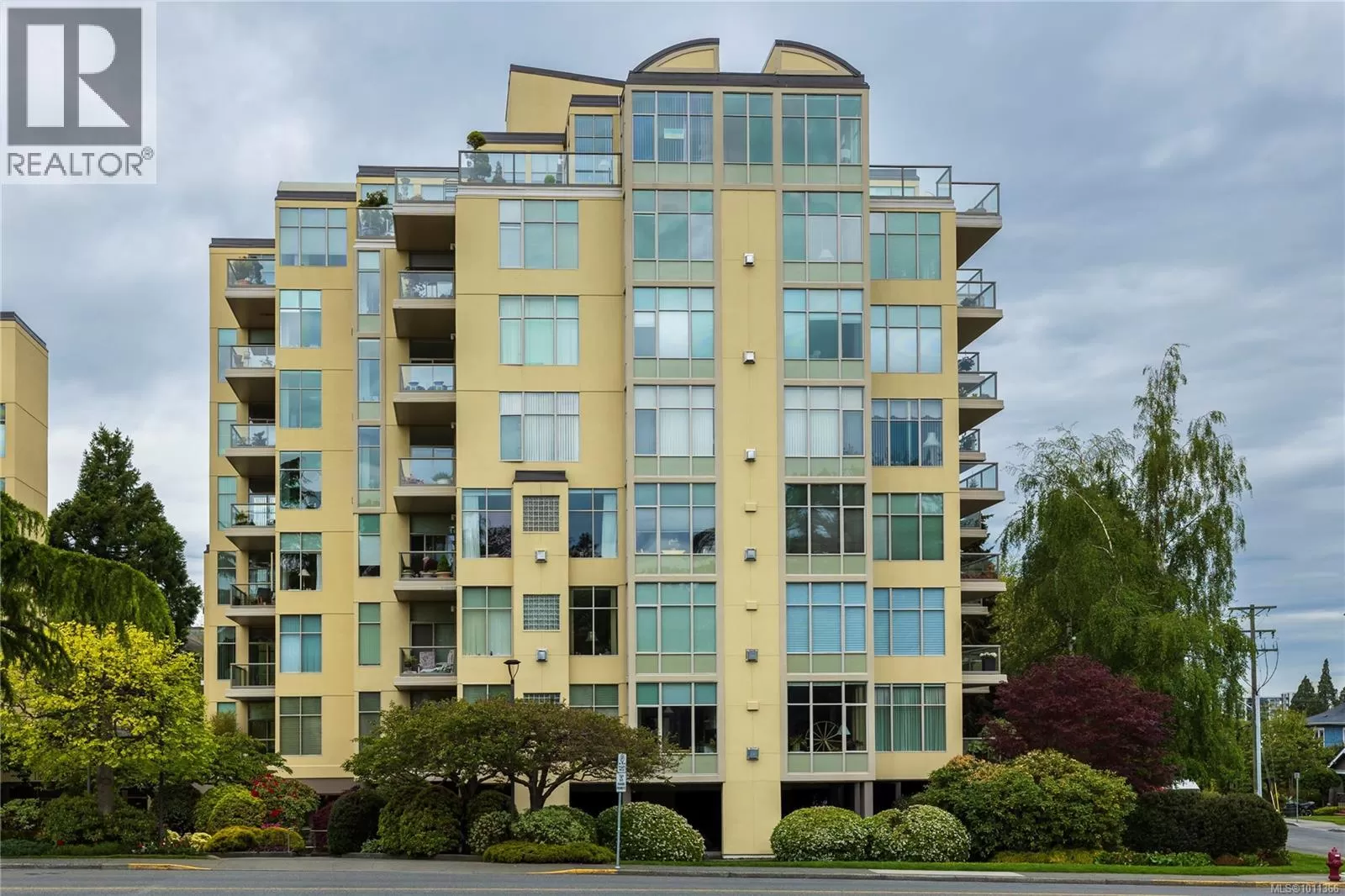 Apartment for rent: 460 188 Douglas St, Victoria, British Columbia V8V 2P2