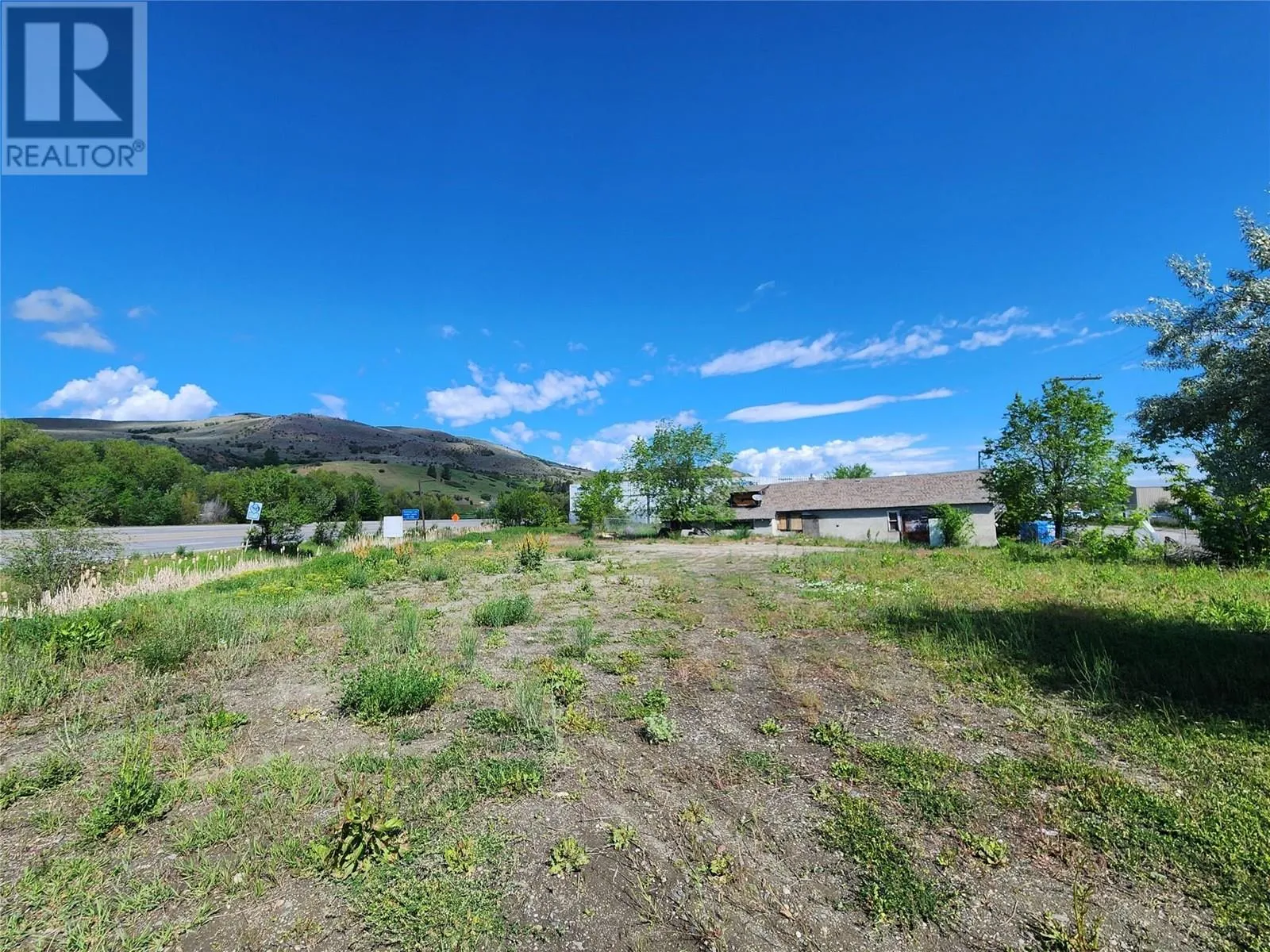 Residential Commercial Mix for rent: 4600 4604 34 Street, Vernon, British Columbia V1T 5Y9