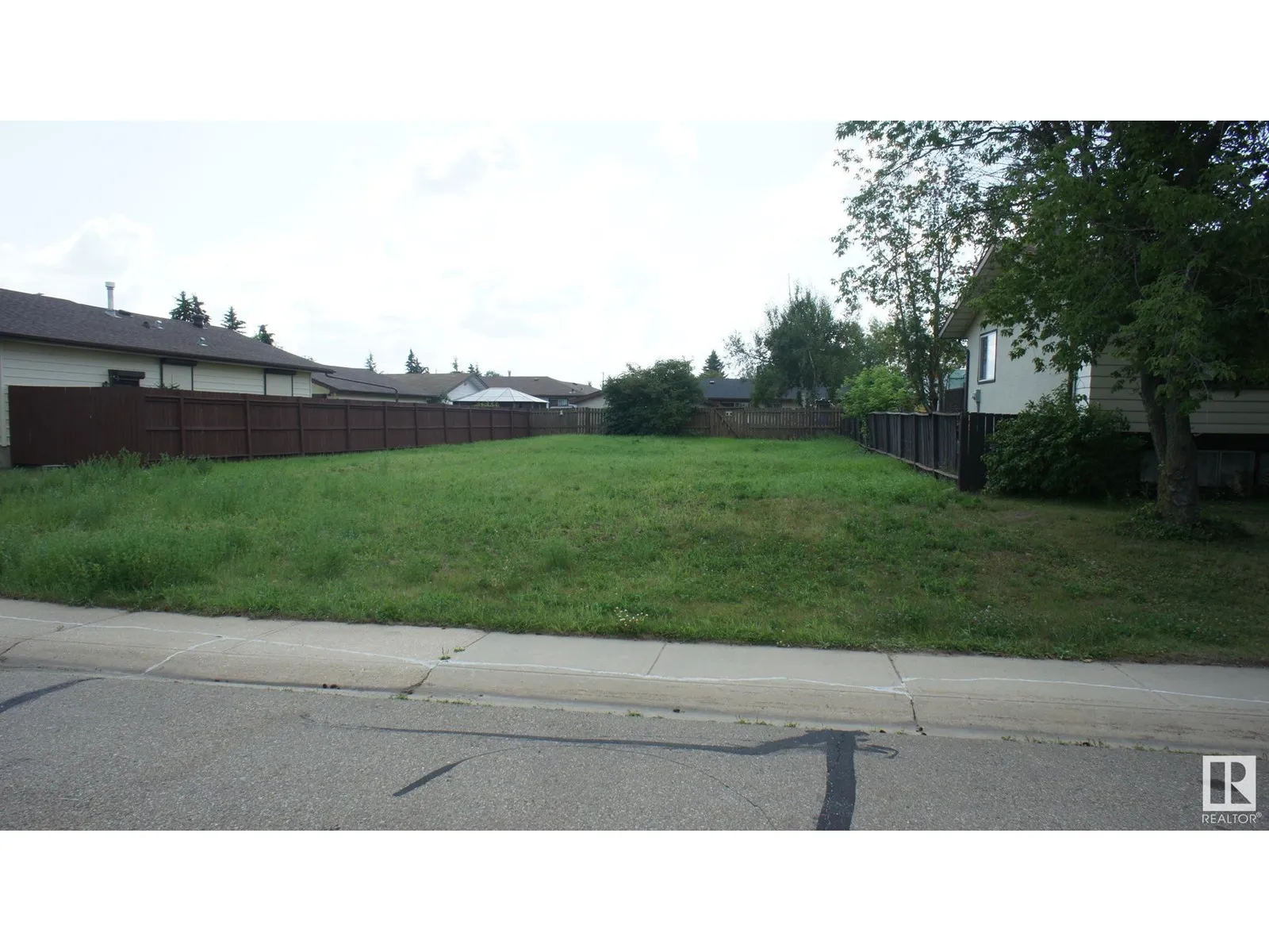 No Building for rent: 4605 54 Av, Bruderheim, Alberta T0B 0S0