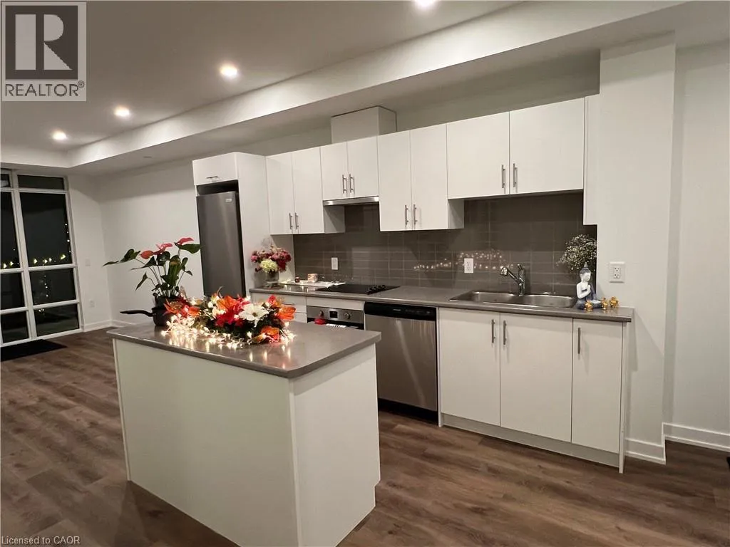 Apartment for rent: 461 Green Road Unit# 401, Stoney Creek, Ontario L8E 5B4