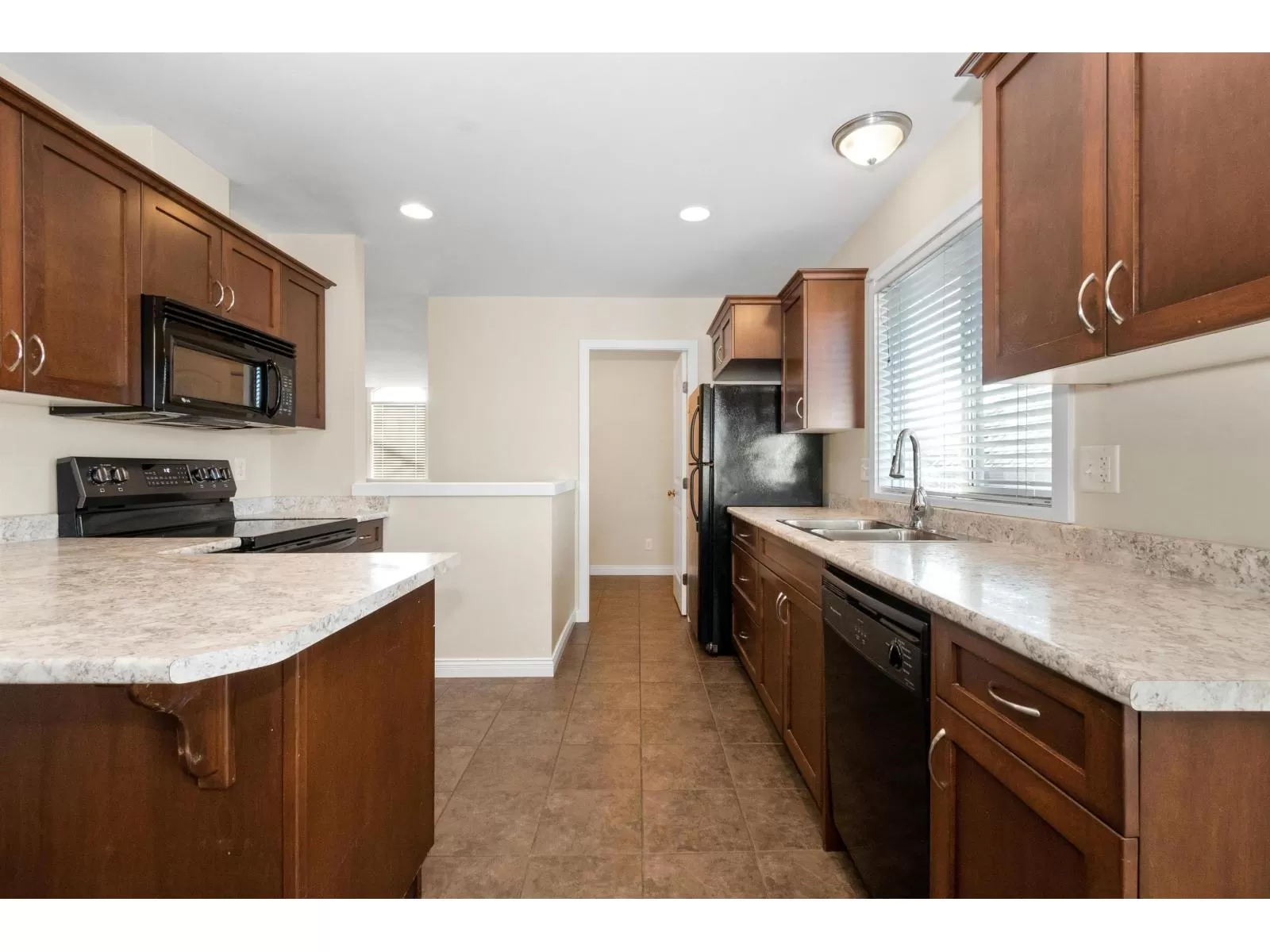 House for rent: 46151 Third Avenue|chilliwack Proper East, Chilliwack, British Columbia V2P 1R7