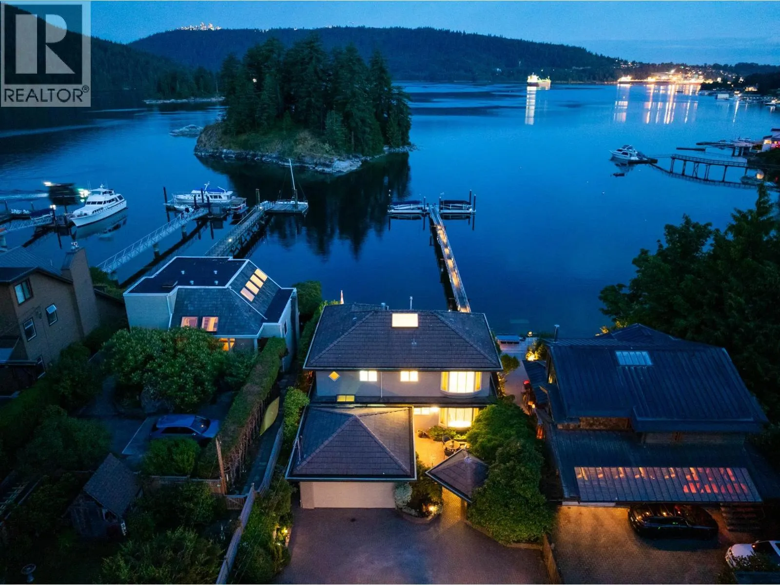 House for rent: 4625 Strathcona Road, North Vancouver, British Columbia V7G 1G7