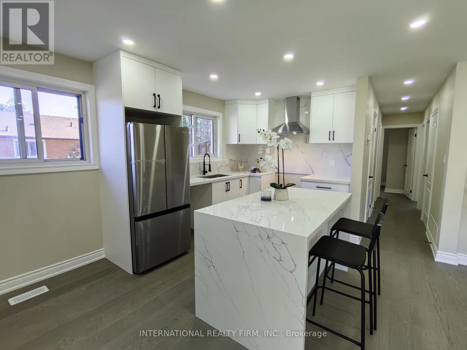 House for rent: 463 Rossland Road E, Oshawa, Ontario L1G 2X3