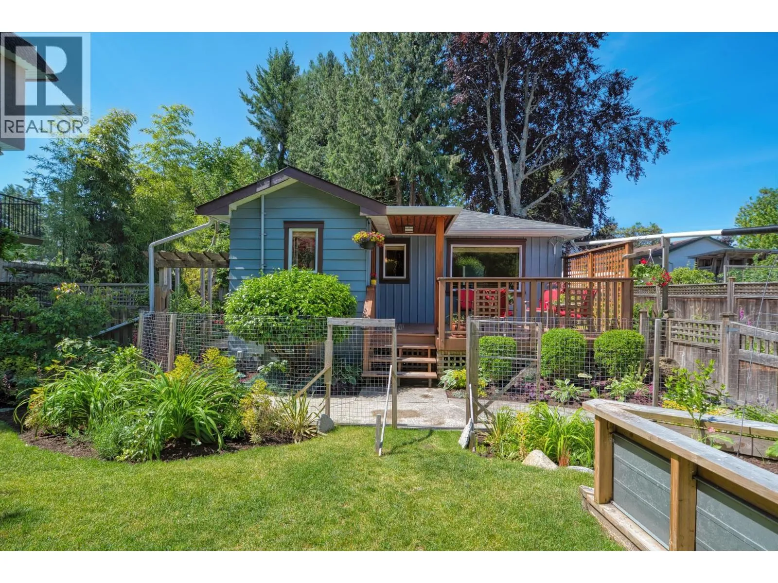 House for rent: 4631 Whitaker Road, Sechelt, British Columbia V7Z 0E4