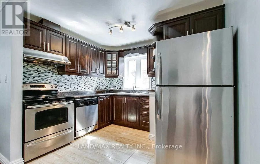 House for rent: 464 Warden Avenue, Toronto, Ontario M1L 3Z1