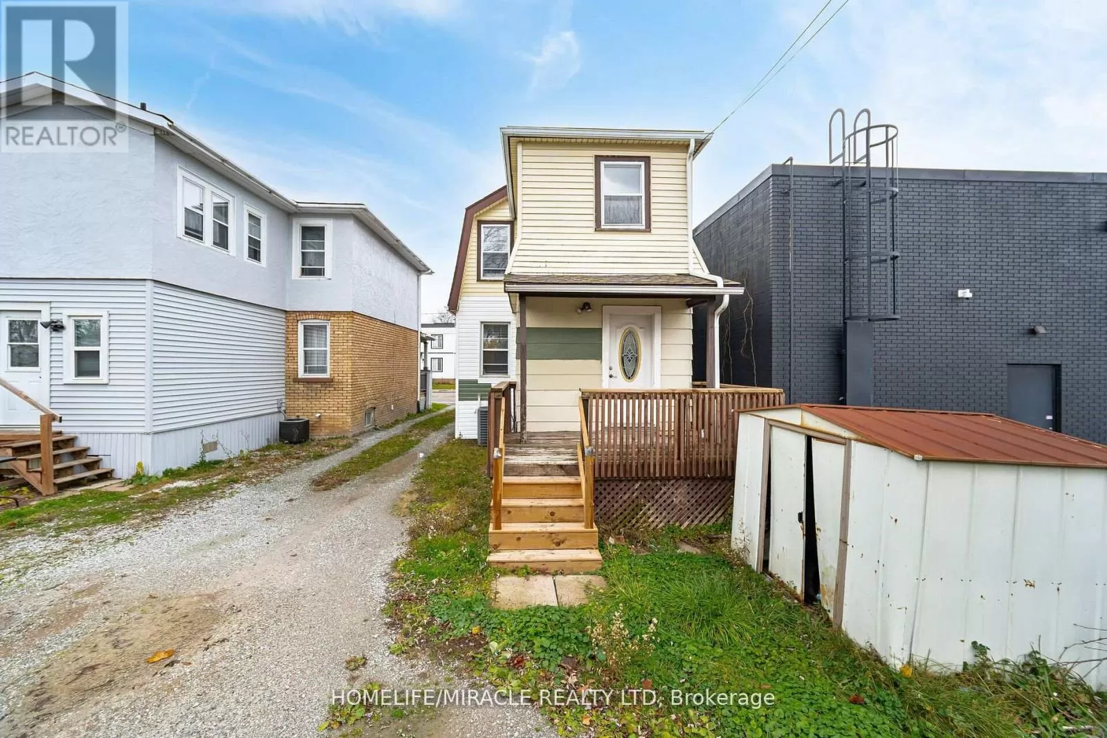 House for rent: 465 E Main Street, Welland, Ontario L3B 3X7