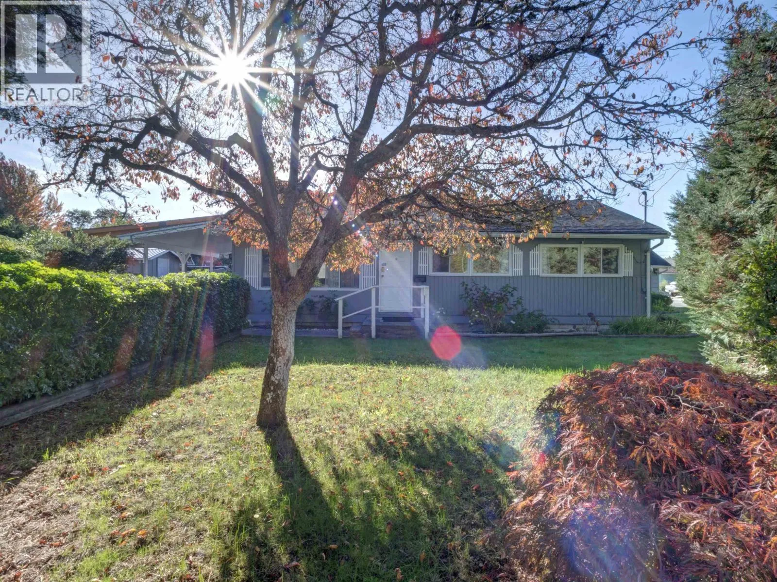 4657 Whitaker Road, Sechelt, British Columbia V7Z 0E4