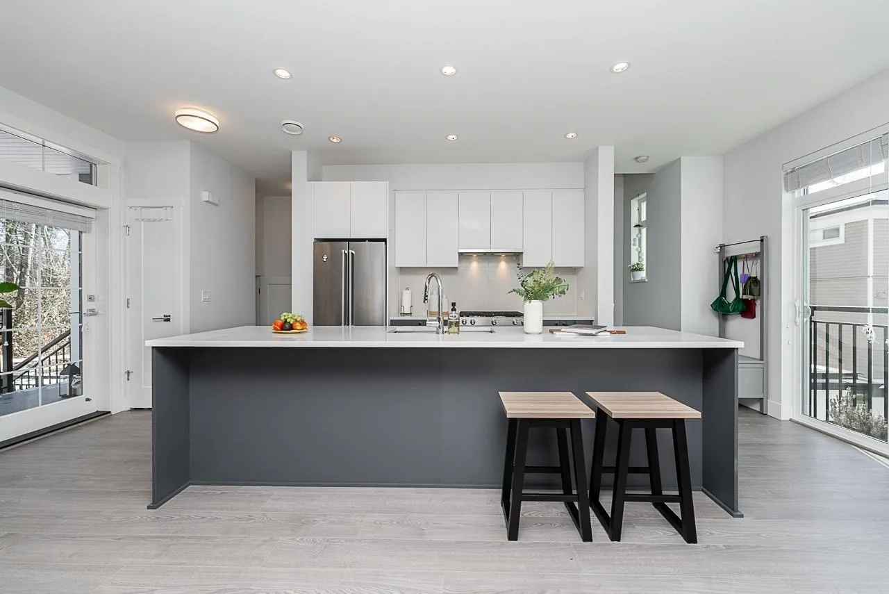 Row / Townhouse for rent: 47 2070 Oak Meadows Drive, Surrey, British Columbia V3Z 1J1