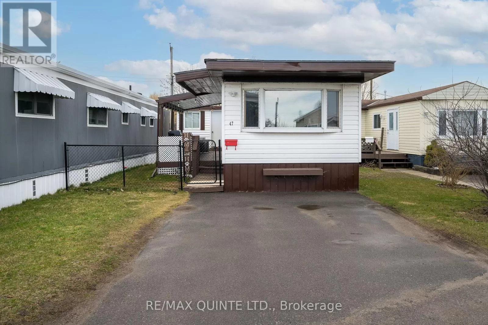 Mobile Home for rent: 47 - 311 Dundas Street, Quinte West, Ontario K8V 3E5
