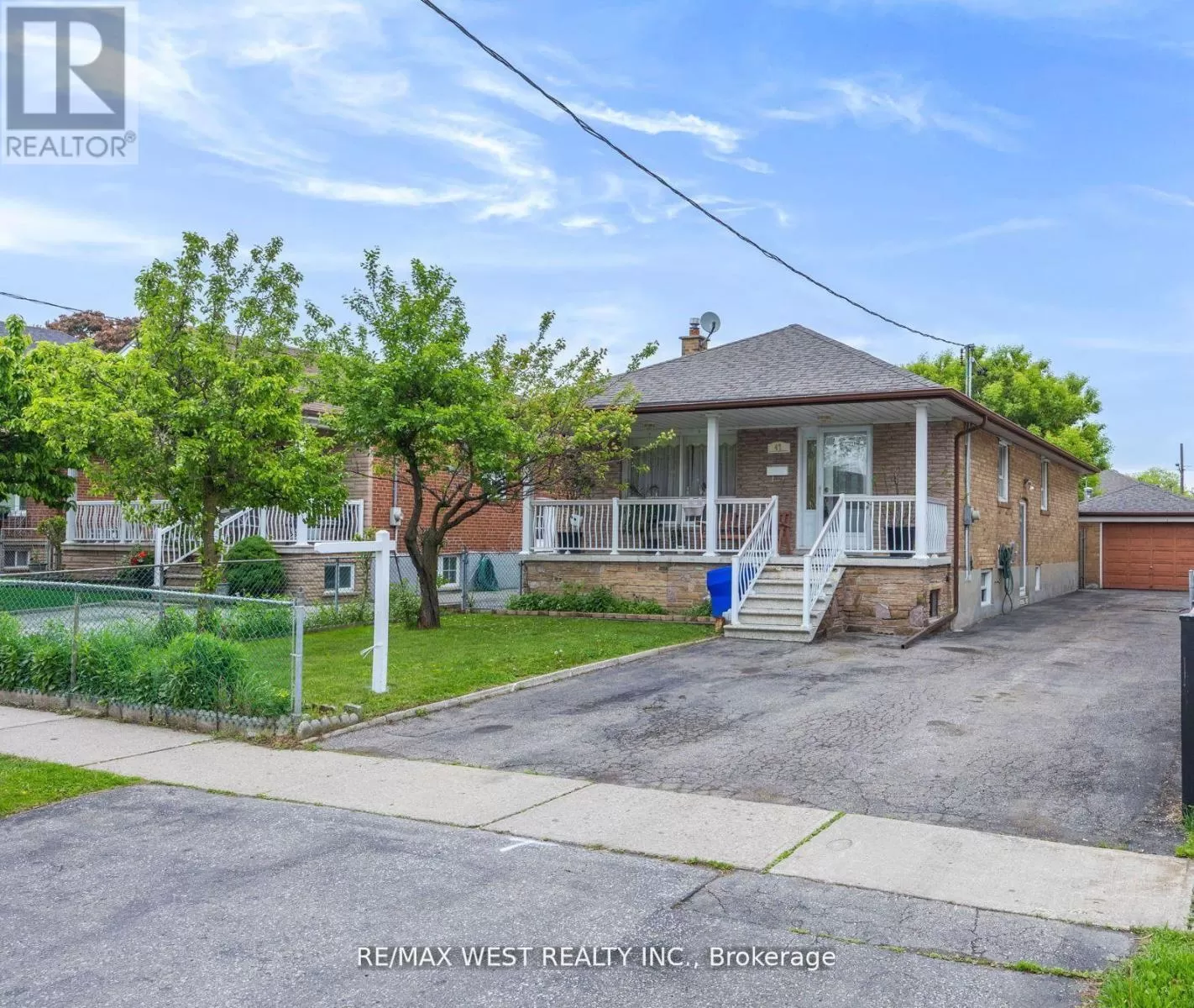 House for rent: 47 Brawley Avenue, Toronto, Ontario M8Z 4Z5