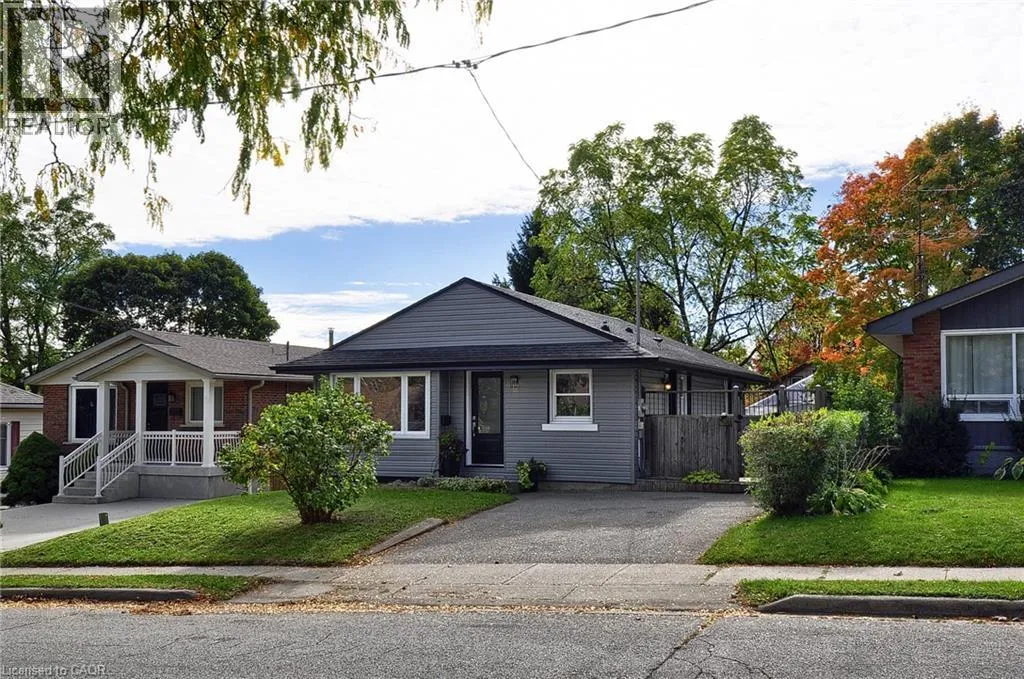 House for rent: 47 Fourth Avenue, Cambridge, Ontario N1S 2E2