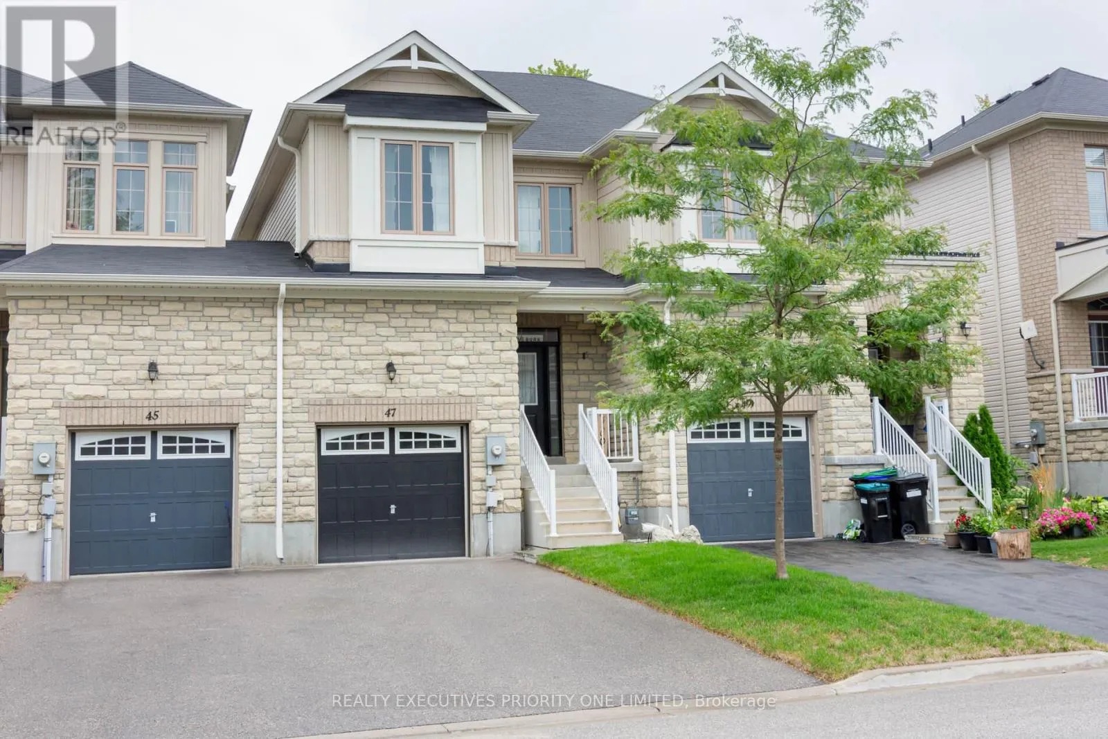 Row / Townhouse for rent: 47 Greenwood Drive, Essa, Ontario L0M 1B4