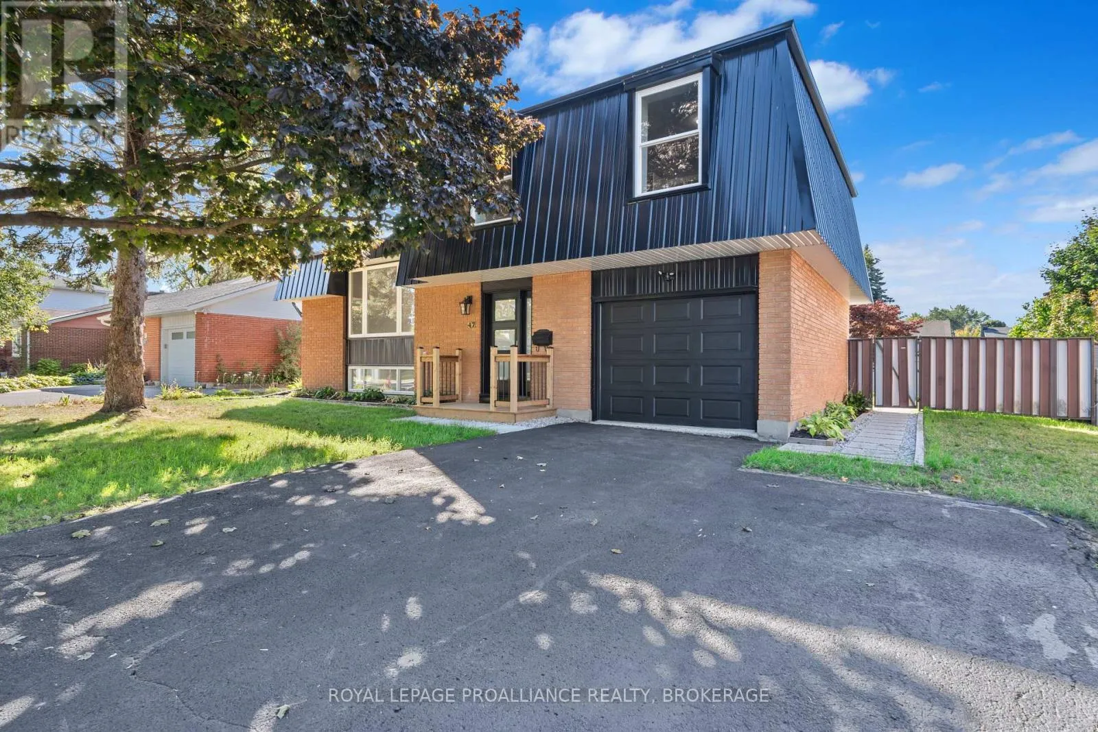 House for rent: 47 Inverness Crescent, Kingston, Ontario K7M 6P2