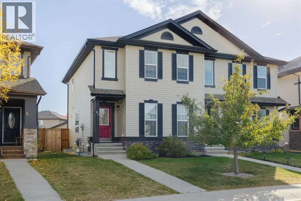 Duplex for rent: 47 Luxstone Point Sw, Airdrie, Alberta T4B 0H7