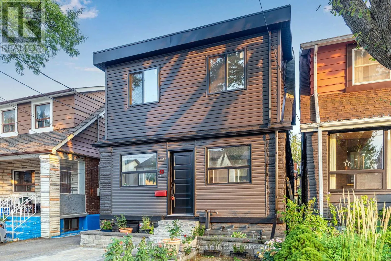 House for rent: 47 Mahoney Avenue, Toronto, Ontario M6M 2H5