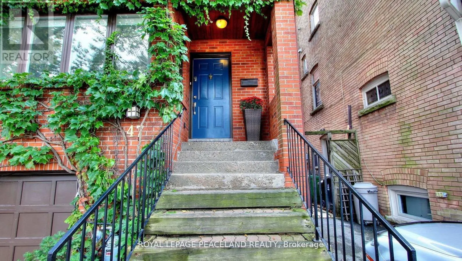 House for rent: 47 Melgund Road, Toronto, Ontario M5R 2A1