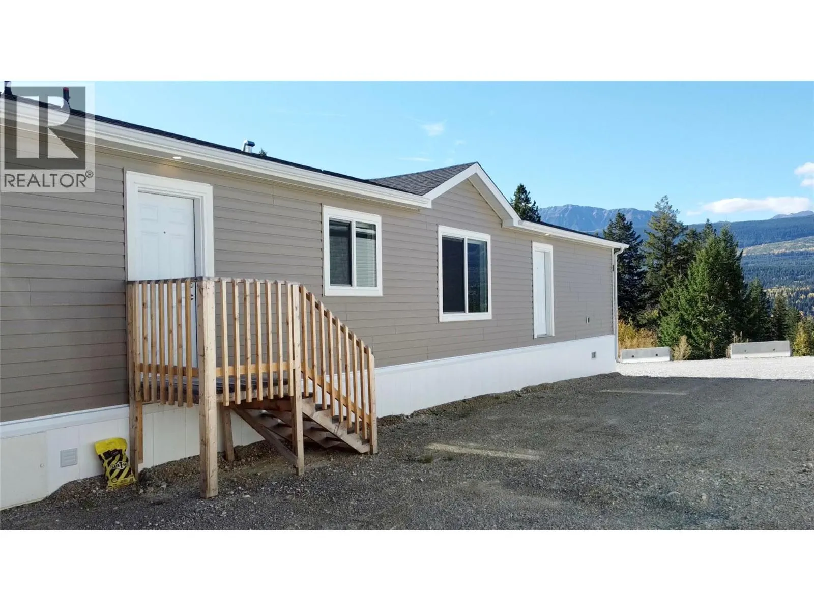 Manufactured Home for rent: 470 Reflection Lake Road Lot# 43, Golden, British Columbia V0A 1H6