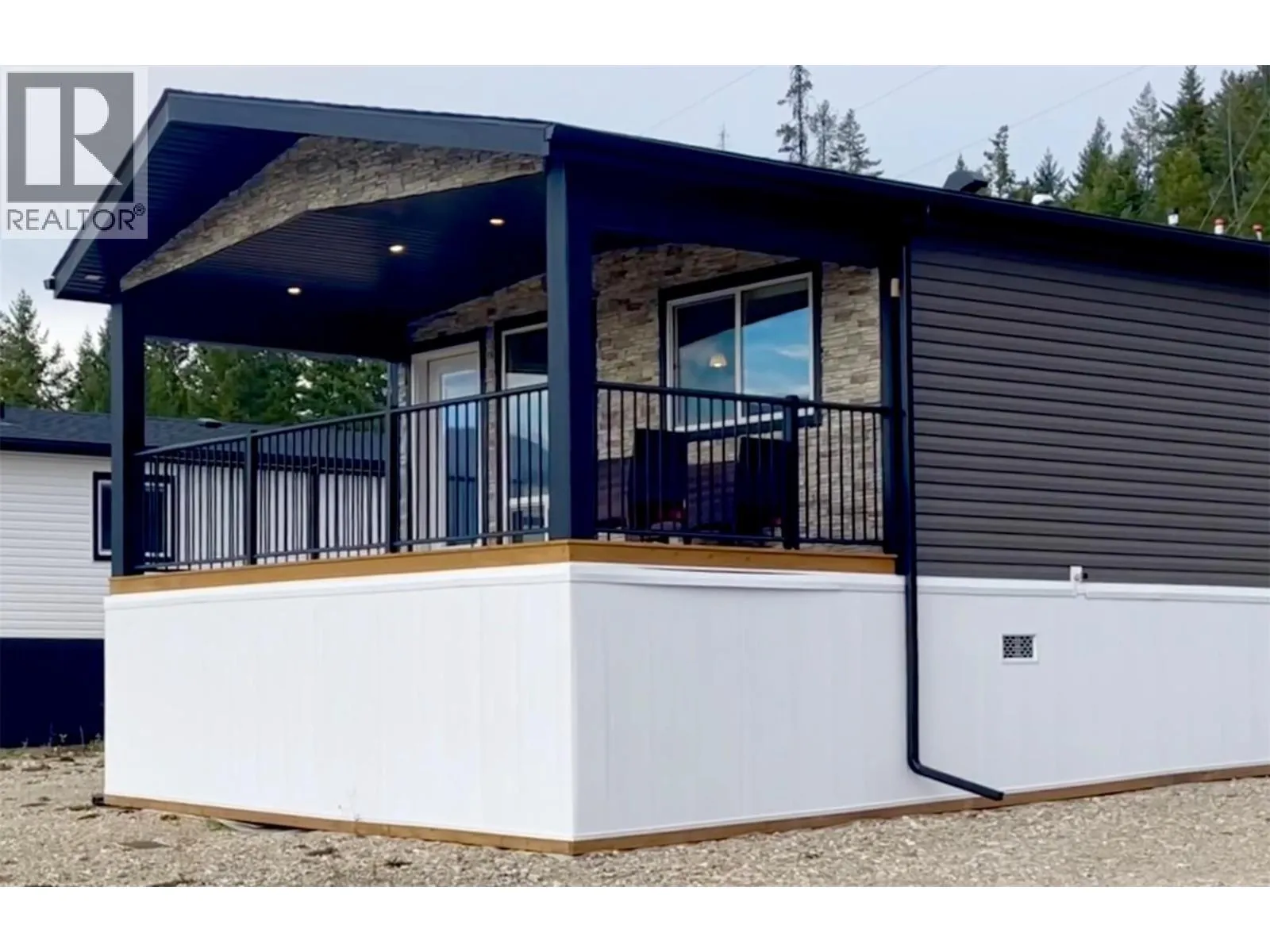 Manufactured Home for rent: 470 Reflection Lake Road Lot# 46, Golden, British Columbia V0A 1H6