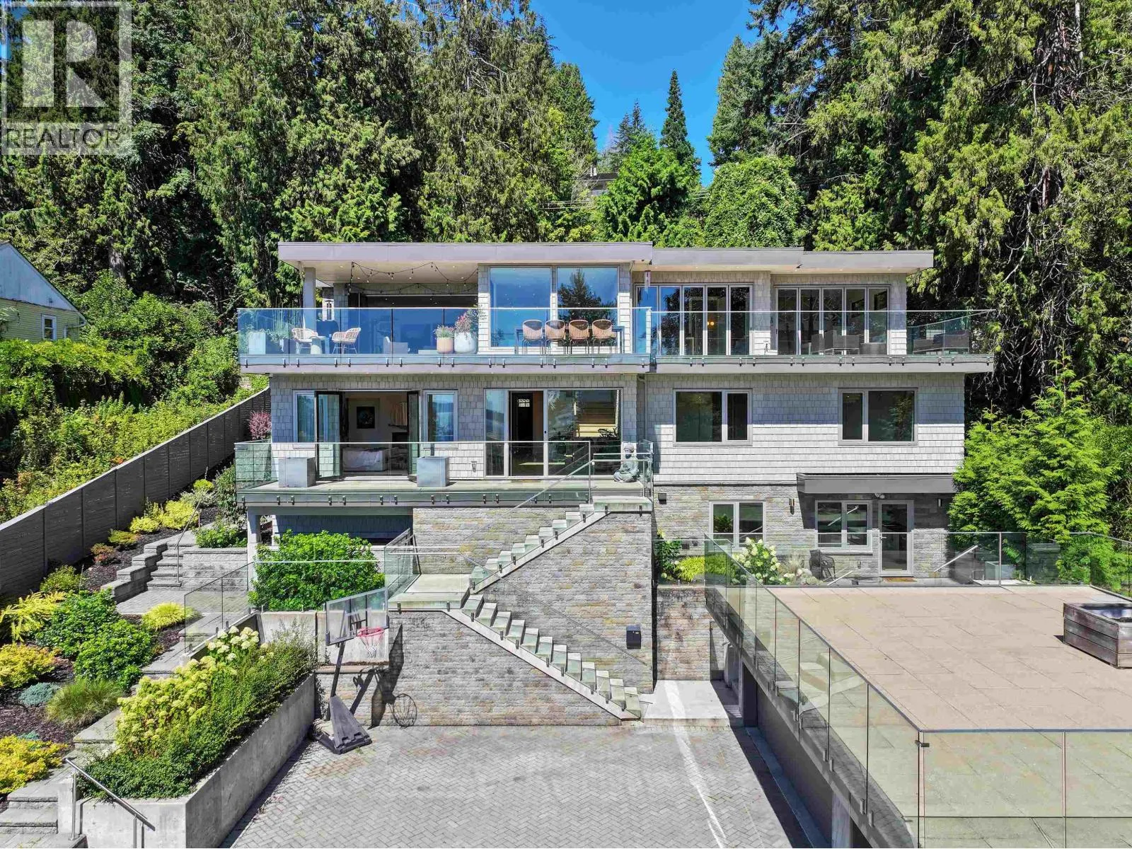 House for rent: 4701 Piccadilly South Road, West Vancouver, British Columbia V7W 1J8