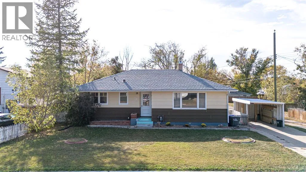 House for rent: 4705 3 Street W, Claresholm, Alberta T0L 0T0