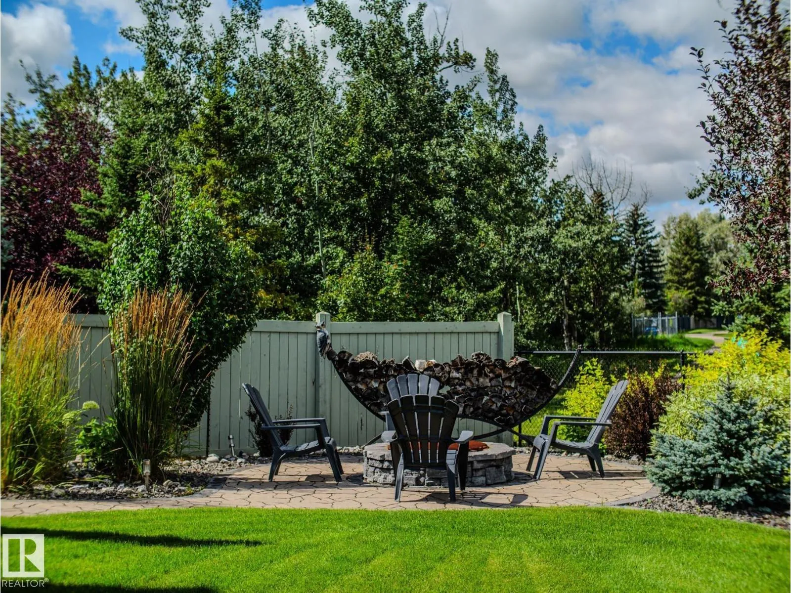 House for rent: 4710 41 St, Beaumont, Alberta T4X 2A8