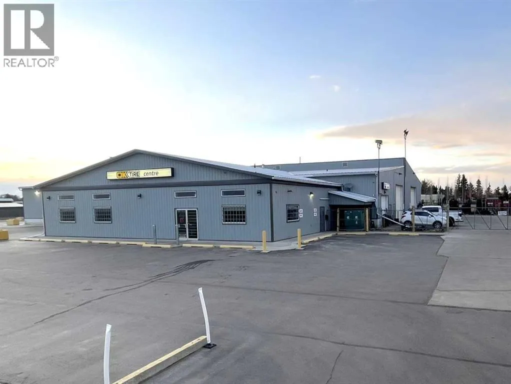 Commercial Mix for rent: 4720 40 Avenue, Wetaskiwin, Alberta T9A 0A2