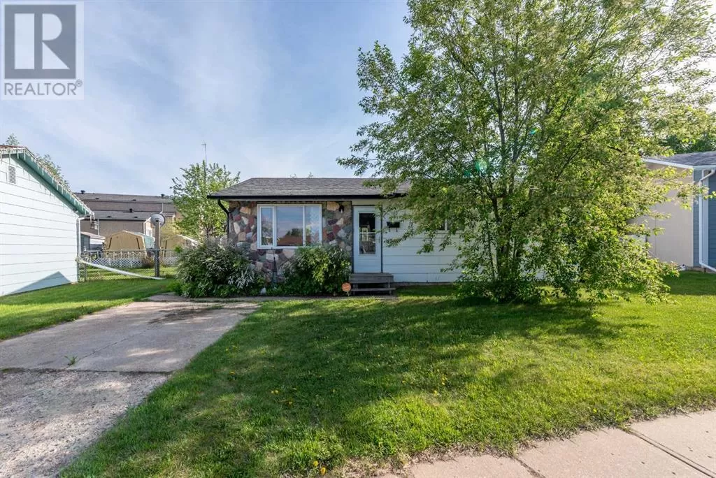 House for rent: 4743 Barr Crescent, Lloydminster, Saskatchewan T9V 0L3