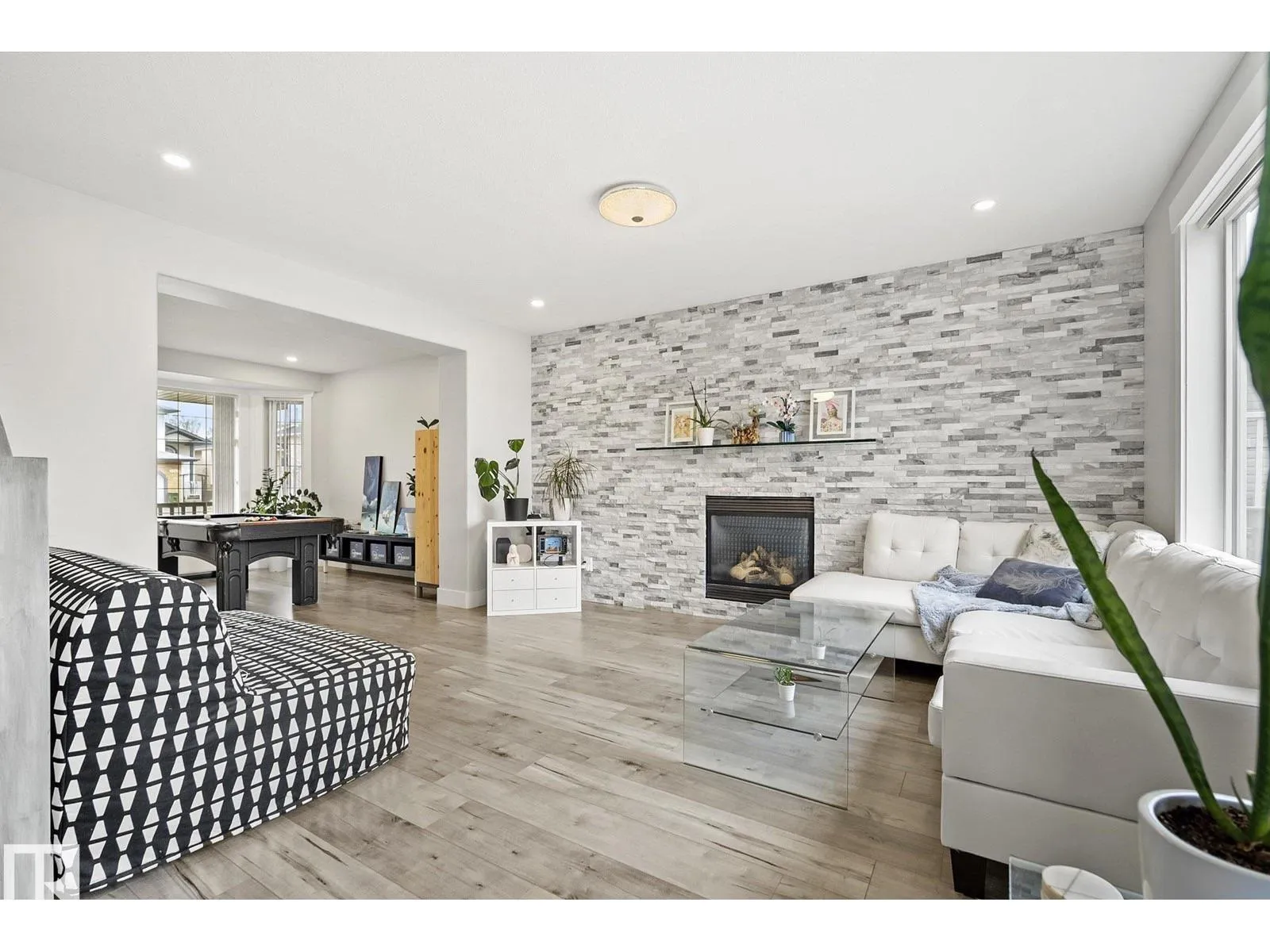 House for rent: 4748 154 Av Nw, Edmonton, Alberta T5Y 0C2