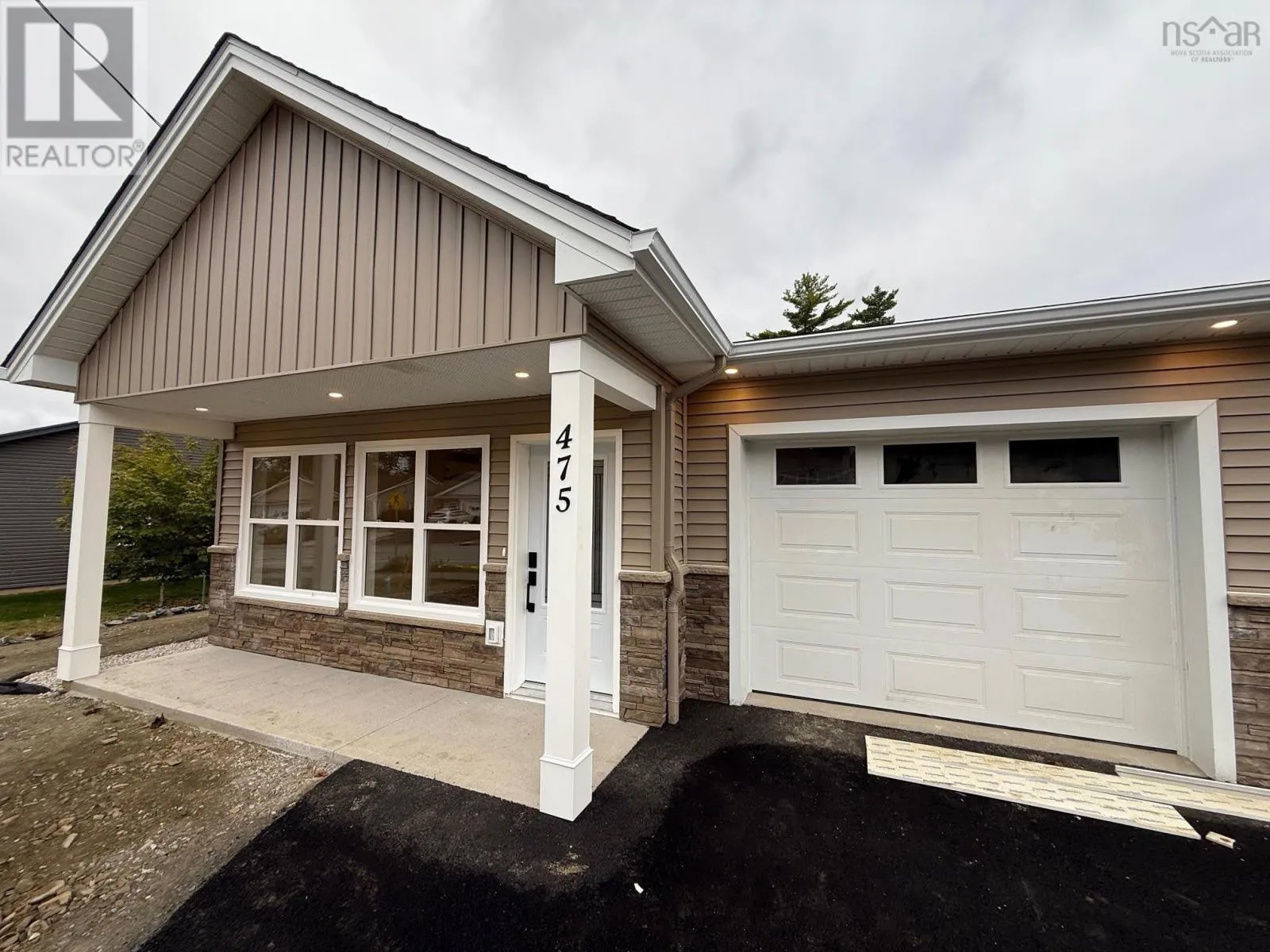 House for rent: 475 Glen Allan Drive, Bridgewater, Nova Scotia B4V 0A8